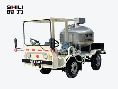 1方電動四輪犢牛喂奶車（立式罐、帶攪拌）