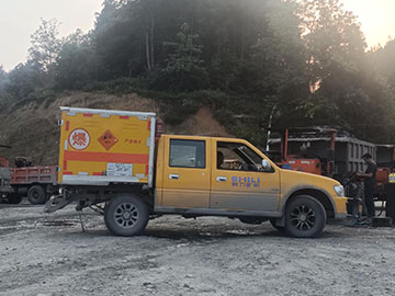 廣西1噸無(wú)軌防爆器材運(yùn)輸車(chē)